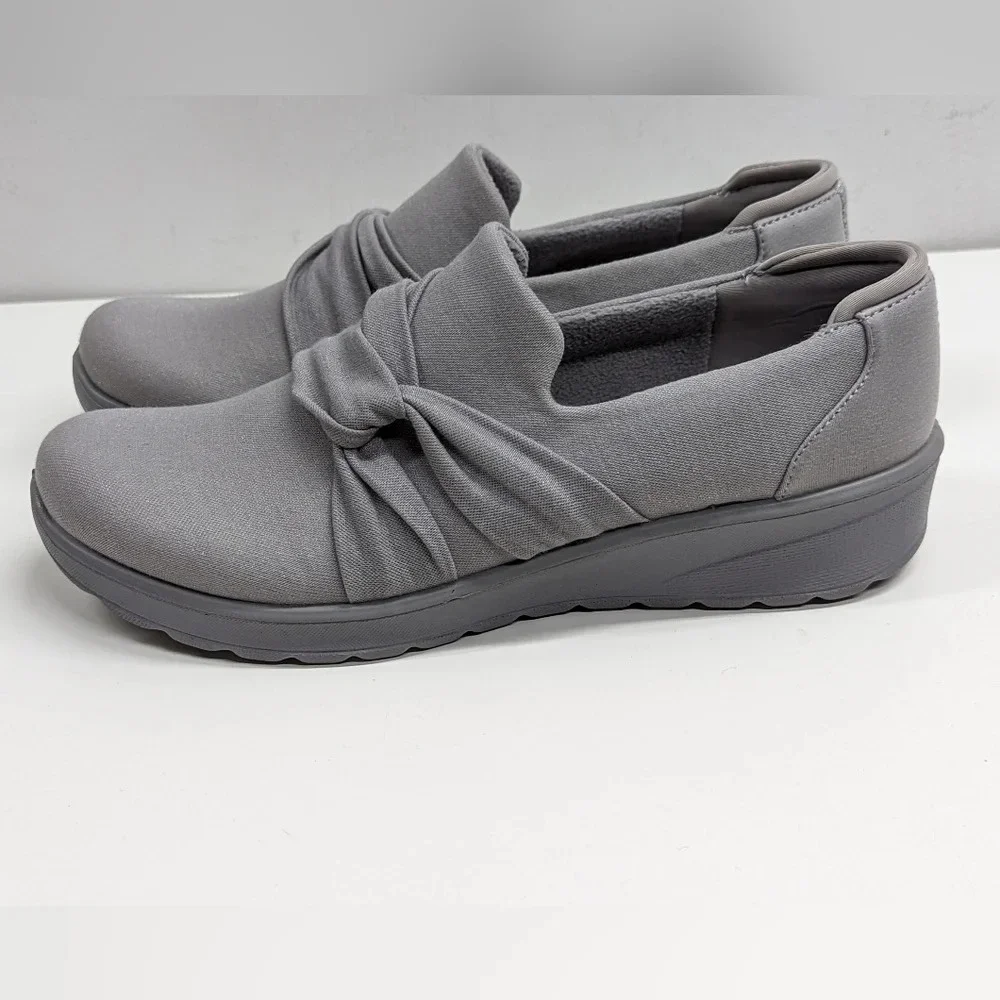 New Bzees Slip On Glimmer Loafer Women's Size 5